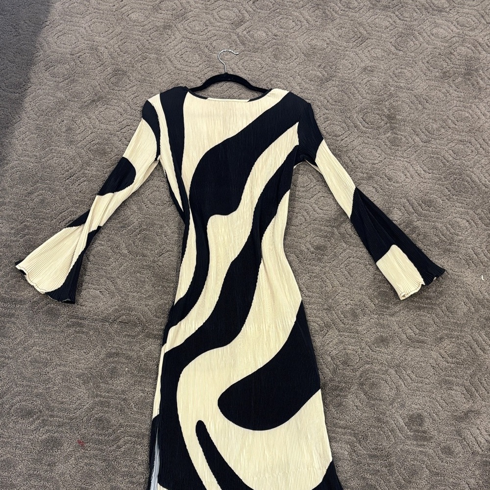 SHEIN Black and Cream Asymmetrical Dress